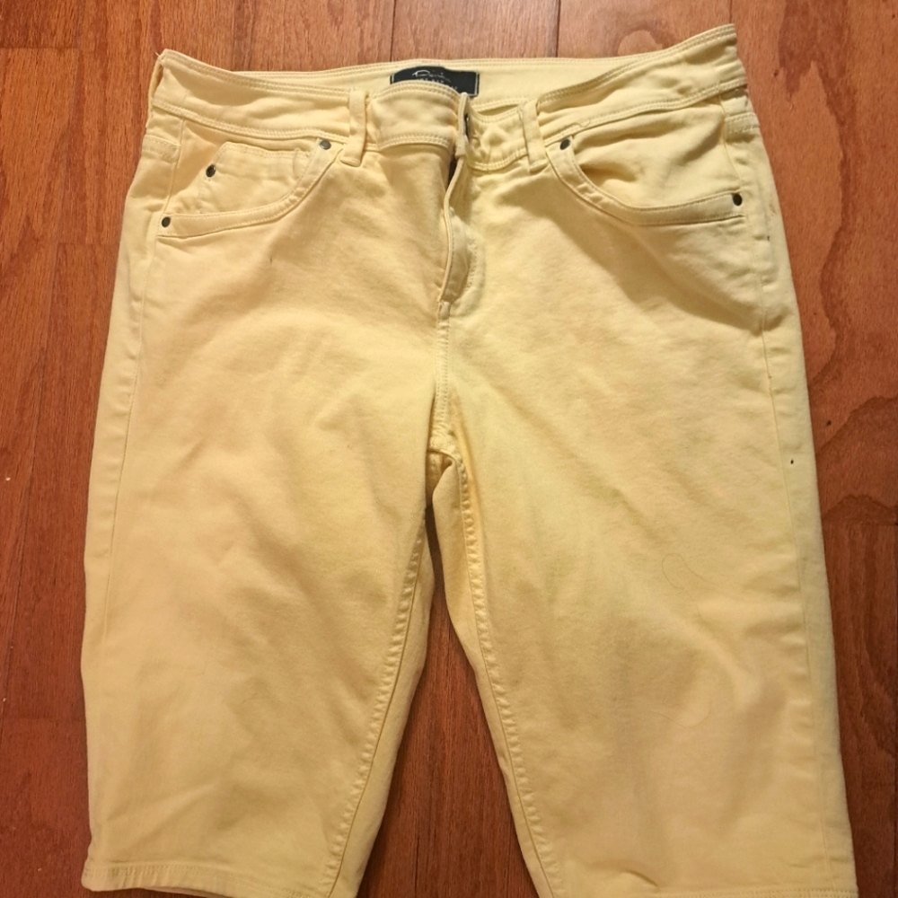Tommy Bahama Women's Yellow Shorts
